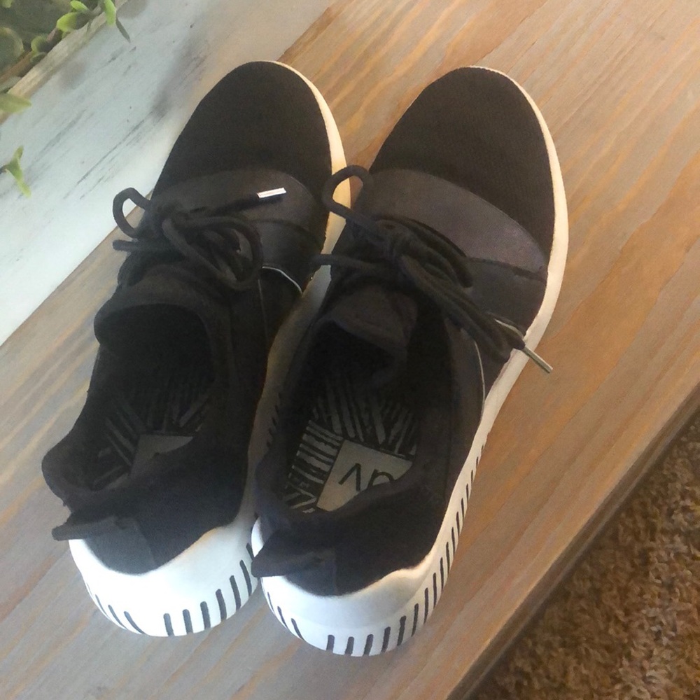 Shoes - Picture 3 of 3